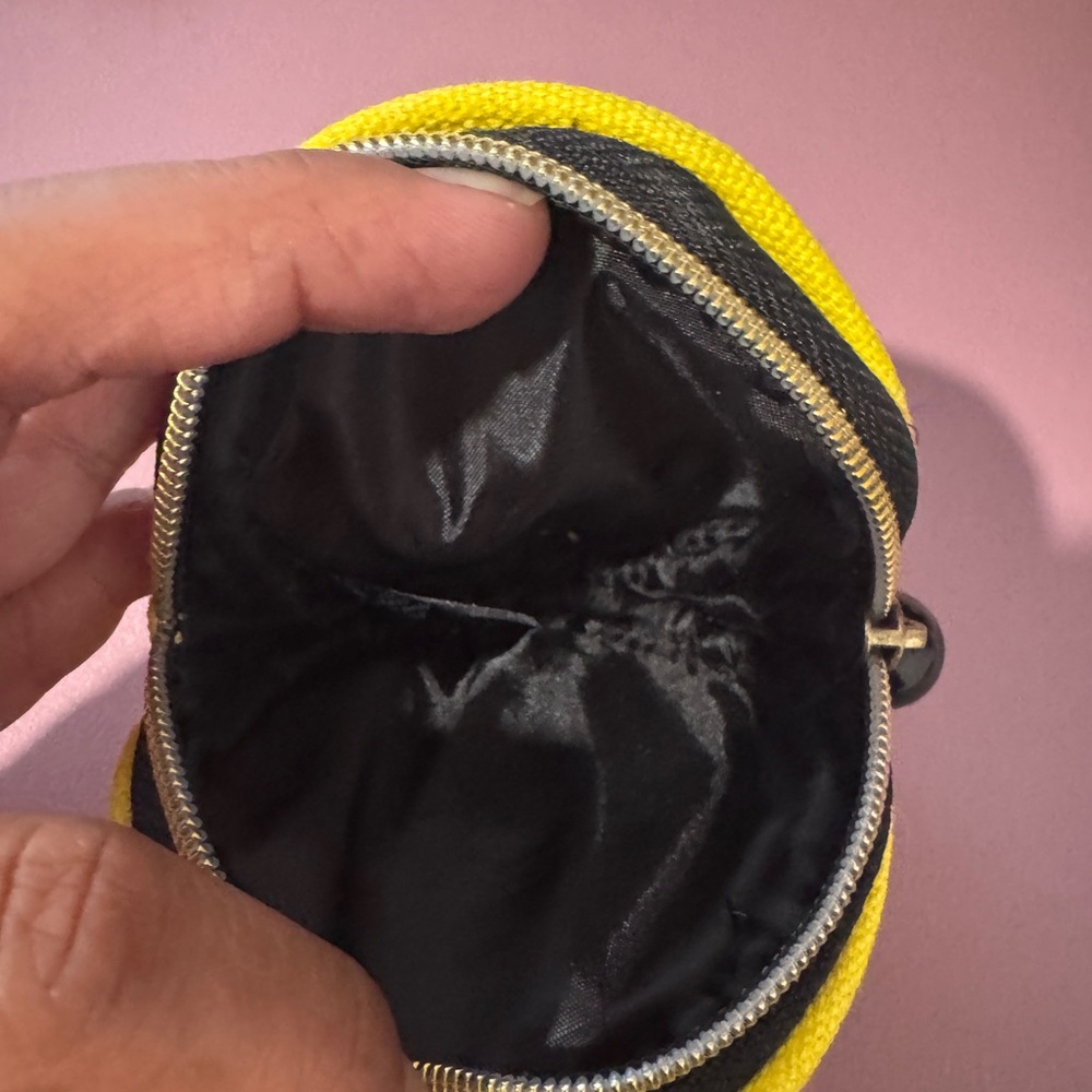 Marc Jacob’s “HONEY” Coin Purse - Picture 3 of 7